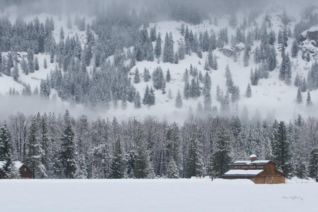 Mountain Cabins – Christmas Wall Art